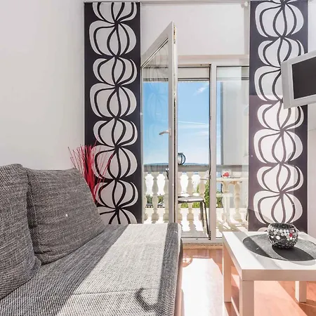 Apartmán 18 *