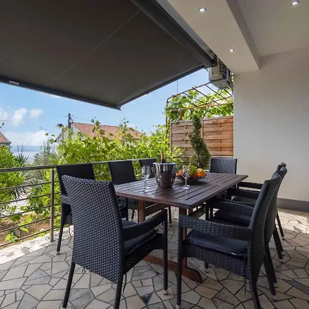 Appartement 18 *