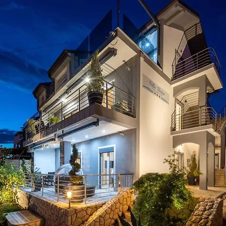18 Apartment *