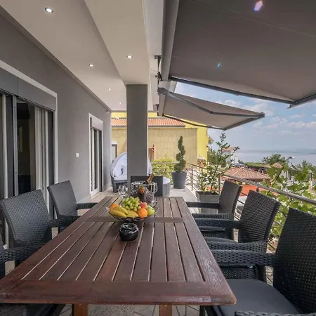 Appartement 18 *