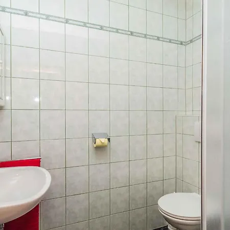 18 Apartment *
