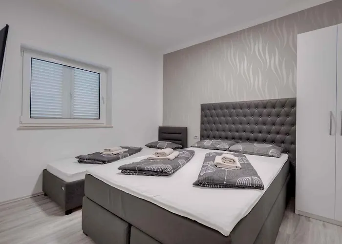 Apartament 18 *