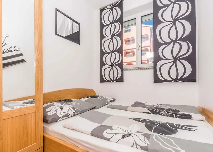 18 Apartament