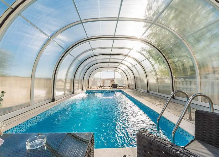 Apartament 18 *